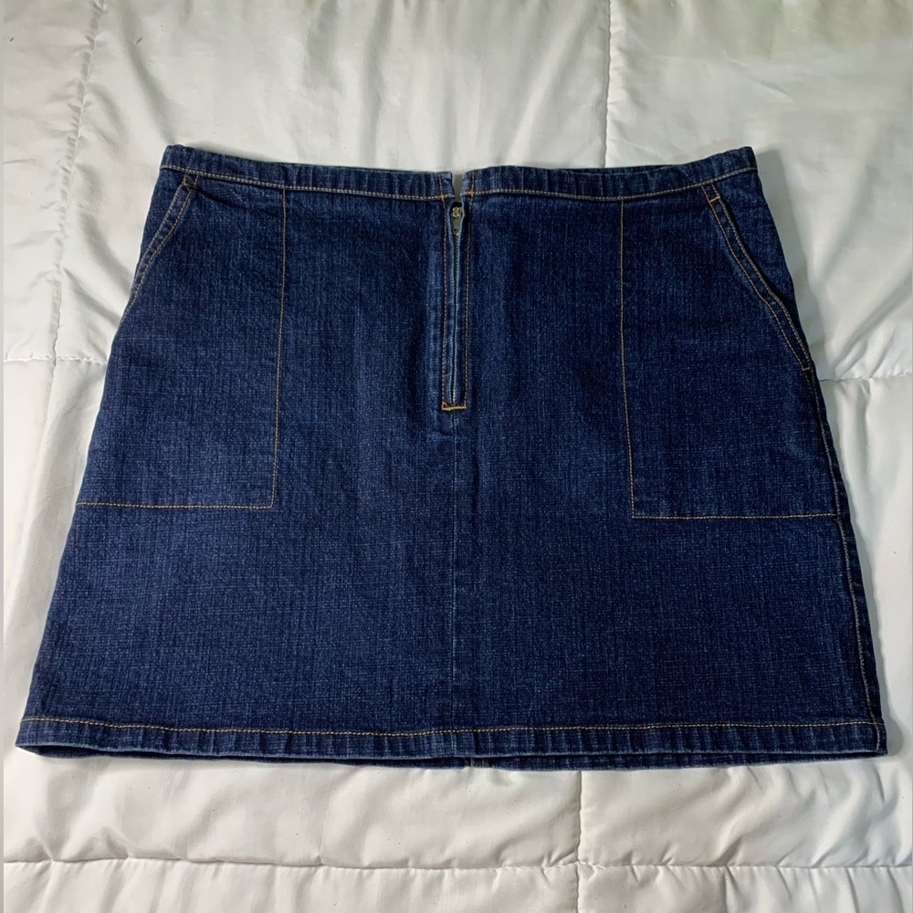 Vintage Guess Denim Miniskirt Size 30 Y2K 2000’s 90’s Dark Wash